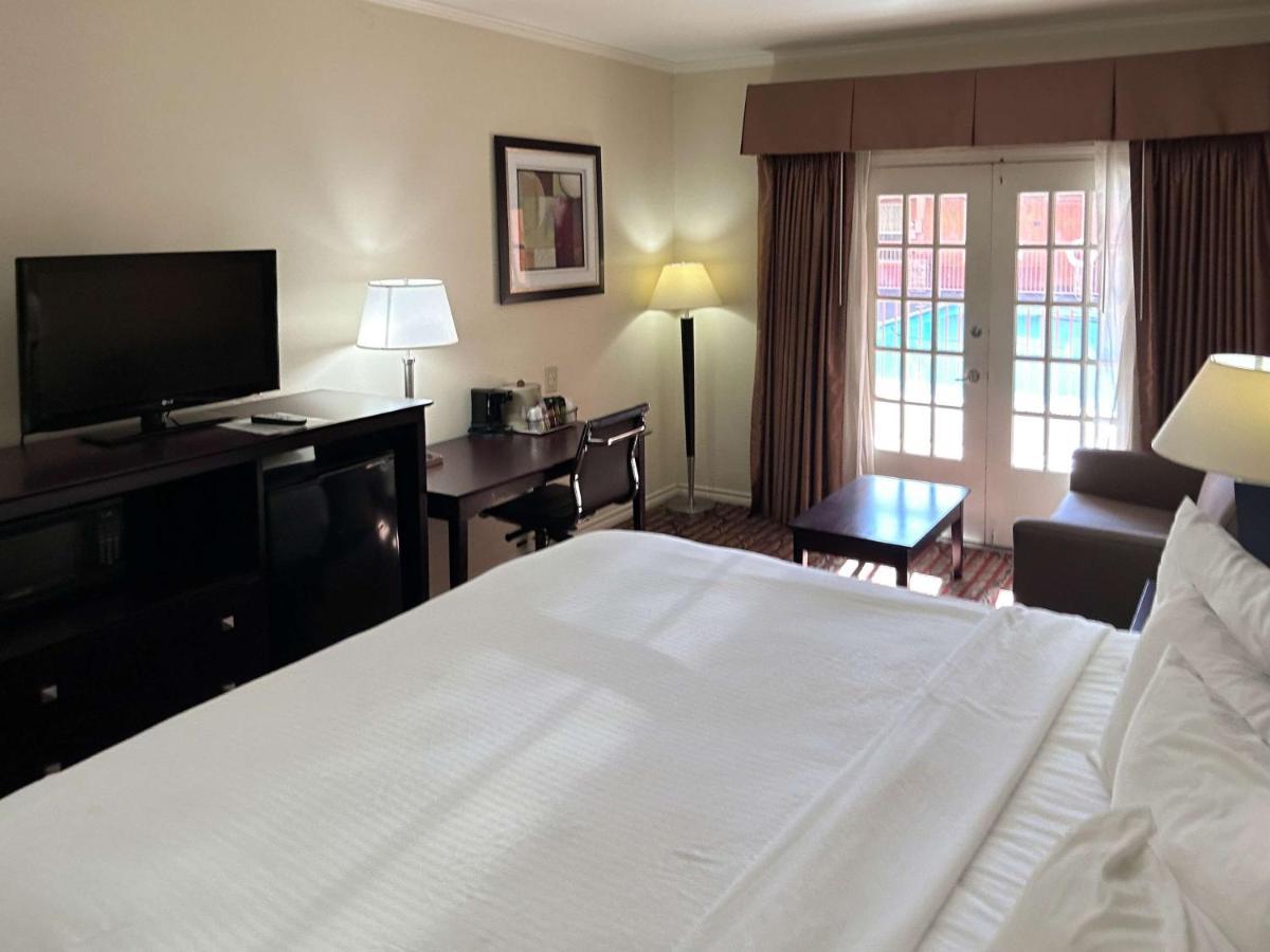 Motel 6 Dallas Tx Downtown Екстер'єр фото