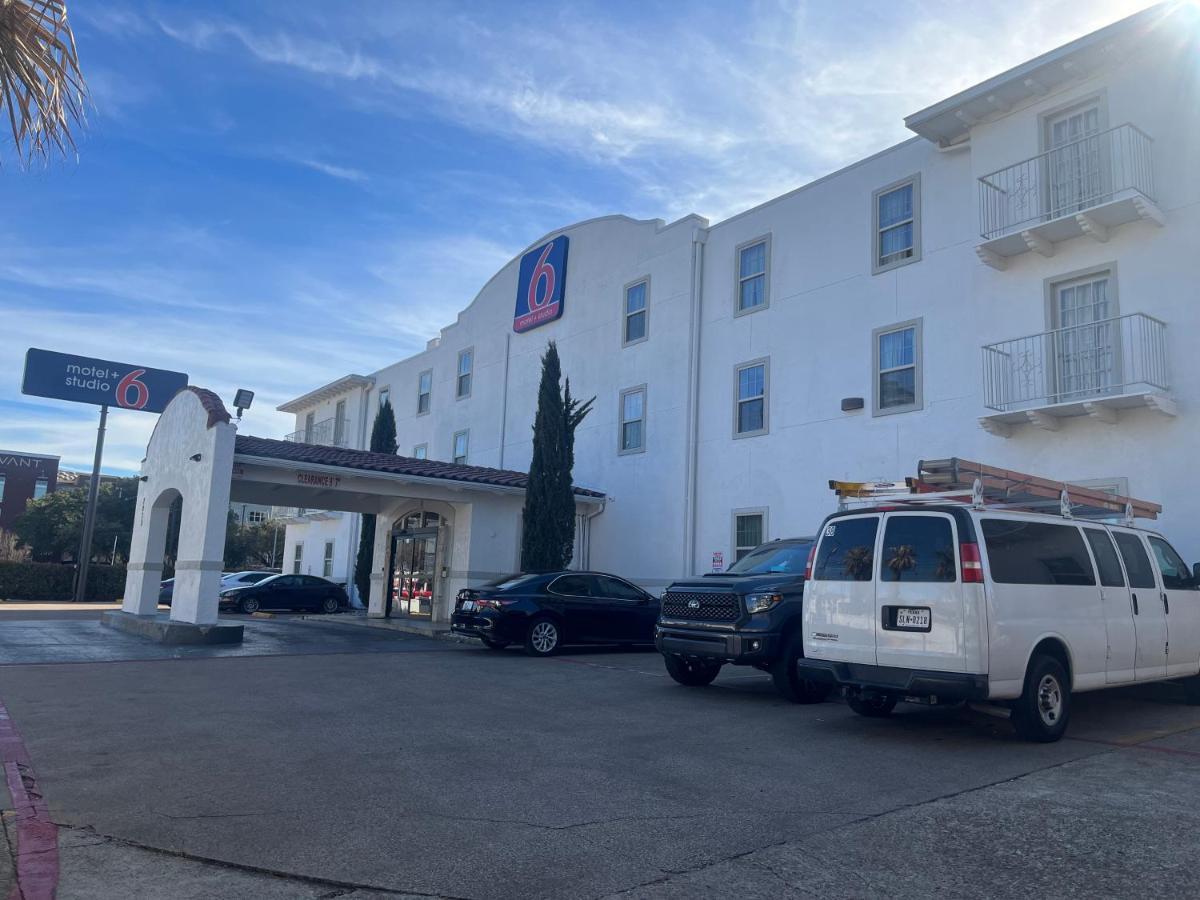 Motel 6 Dallas Tx Downtown Екстер'єр фото